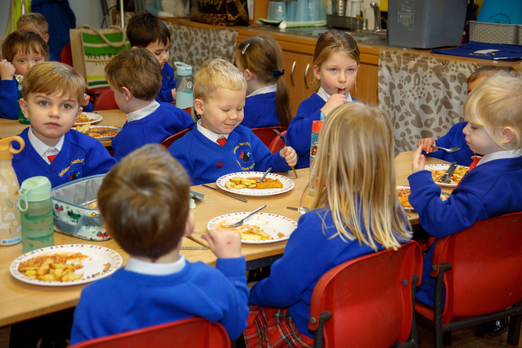 Children eating lunch